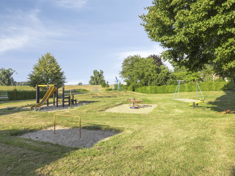 17845450661058858